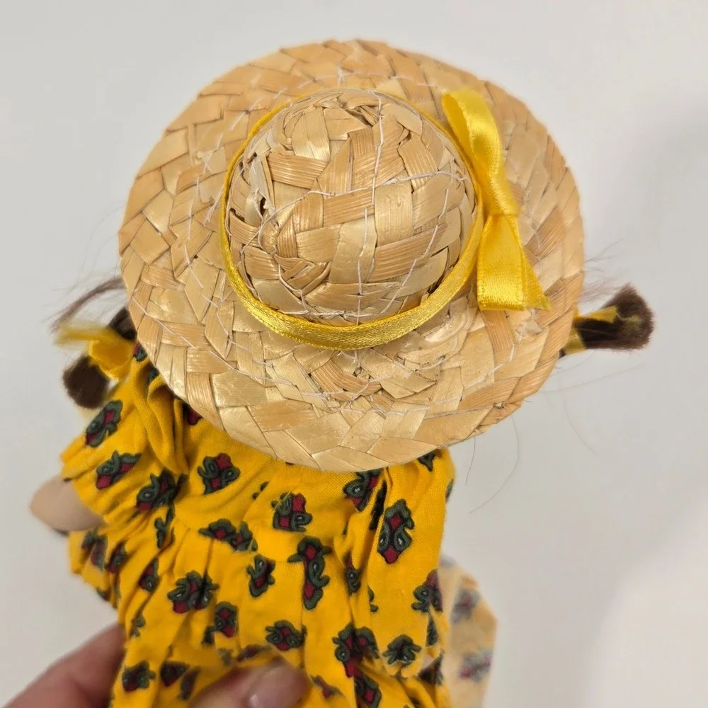 Les Poupees de Mado Porcelain Doll Articulated Yellow Floral Dress Straw Hat Box